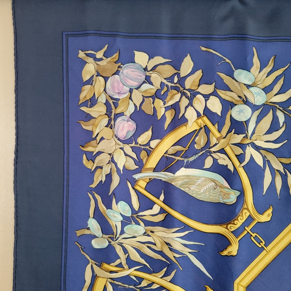 Labor Day Sale🎉 Elegant Authentic Hermes Ramage silk scarf with ribbon & box - Picture 5 of 12